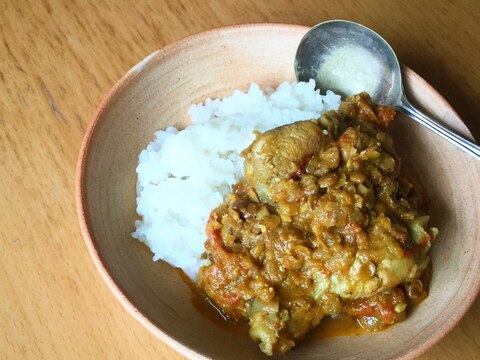 生姜たっぷり！鶏手羽元とレンズ豆のインド風カレー